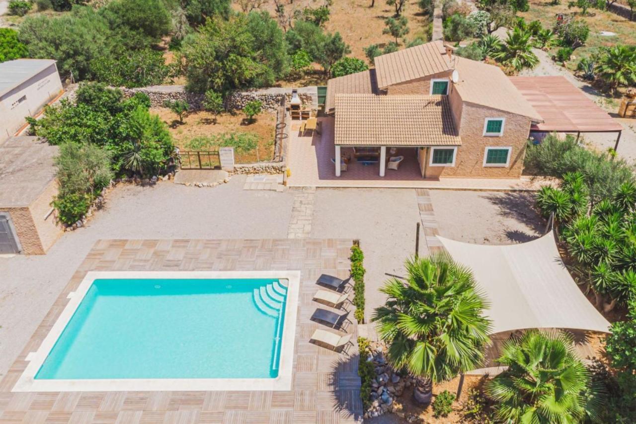 Mercedes Villa *