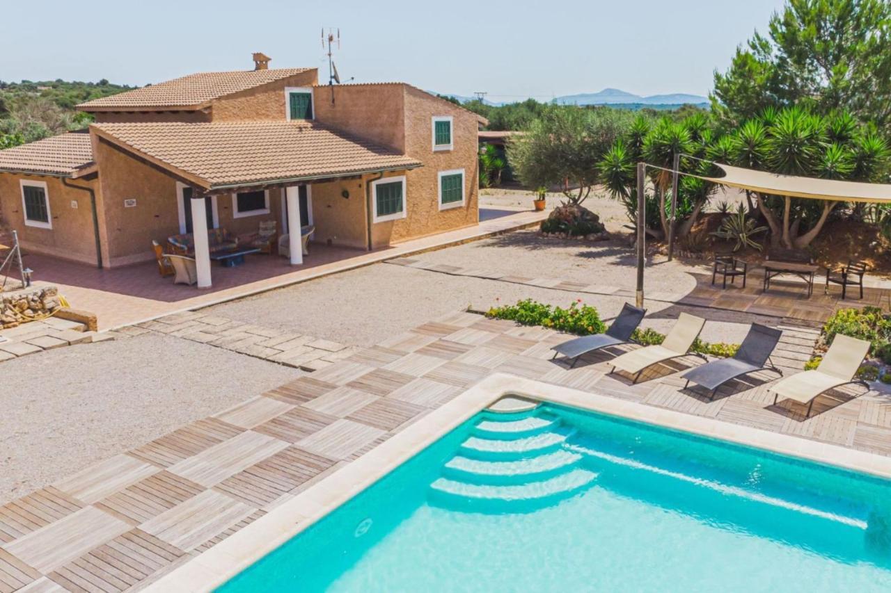 Mercedes Villa Santa Margalida